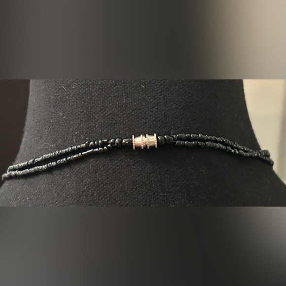 Black and White Beaded Necklace - Picture 4 of 9